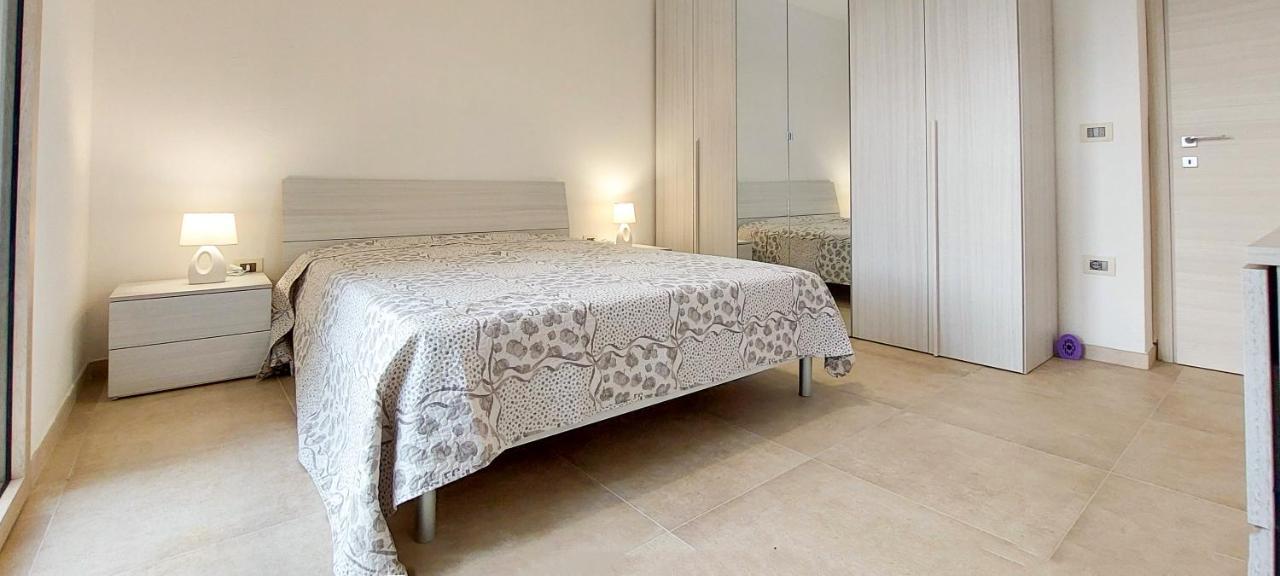 Appartamento Brigida Bilocale 2 Posti Vicino Al Centro San Teodoro  Kültér fotó